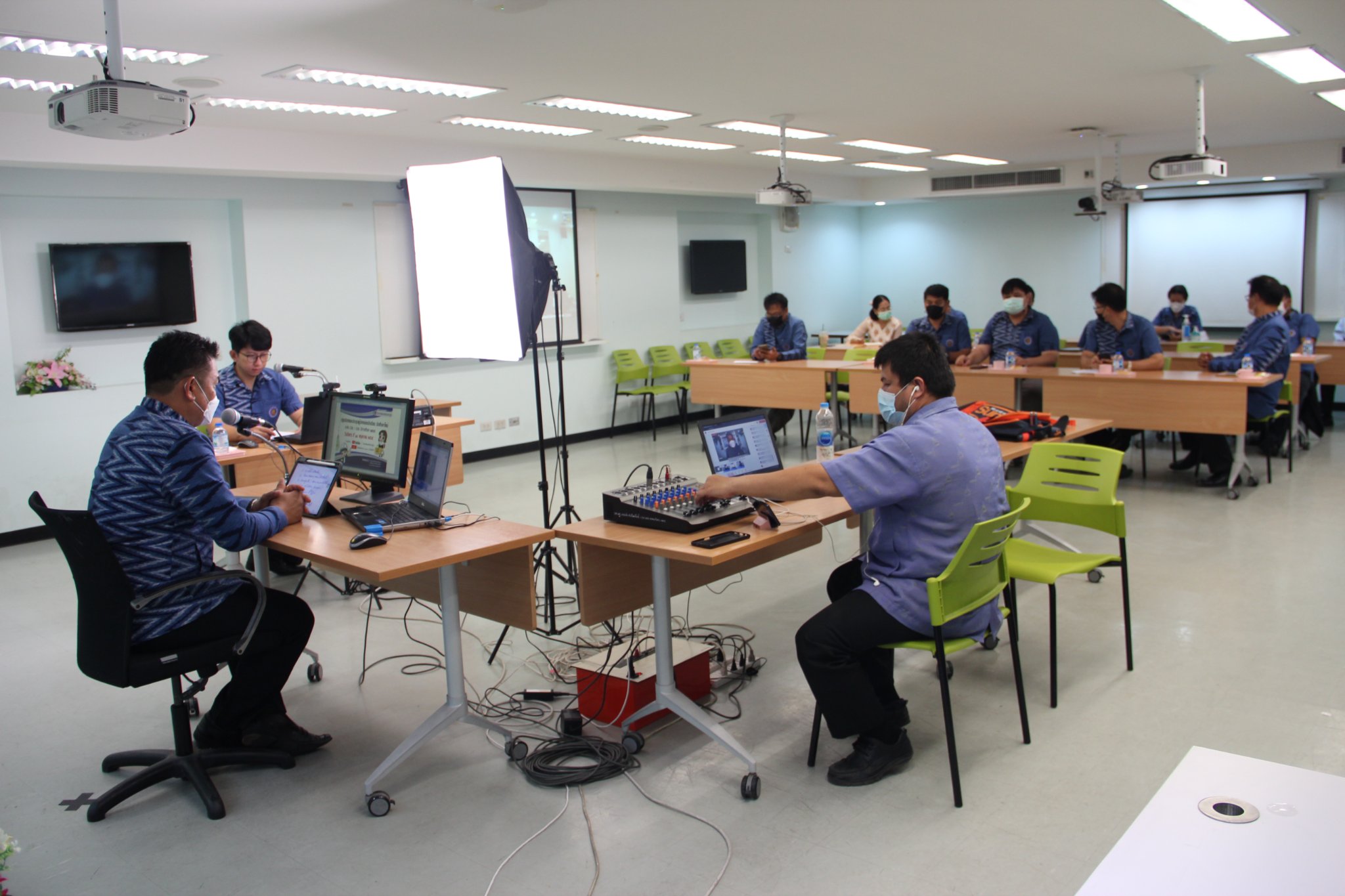 ปฐมนิเทศและประชุมผู้ปกครองนักเรียน นักศึกษาใหม่