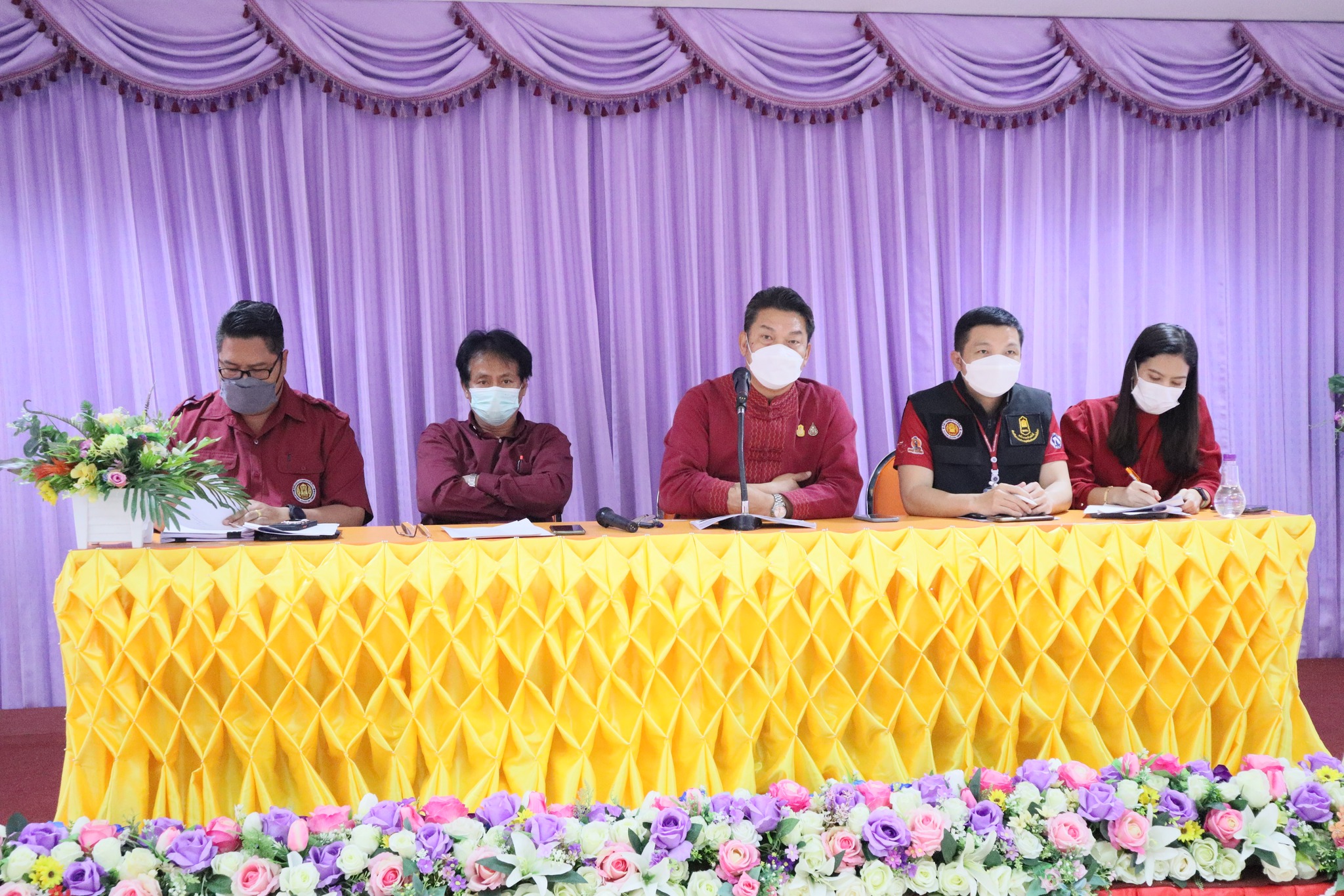 ประชุมคณะครูและ