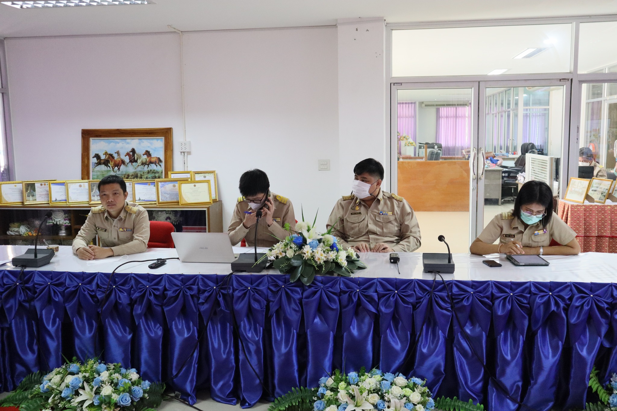 ประชุมเพื่อปรึกษาหารือ