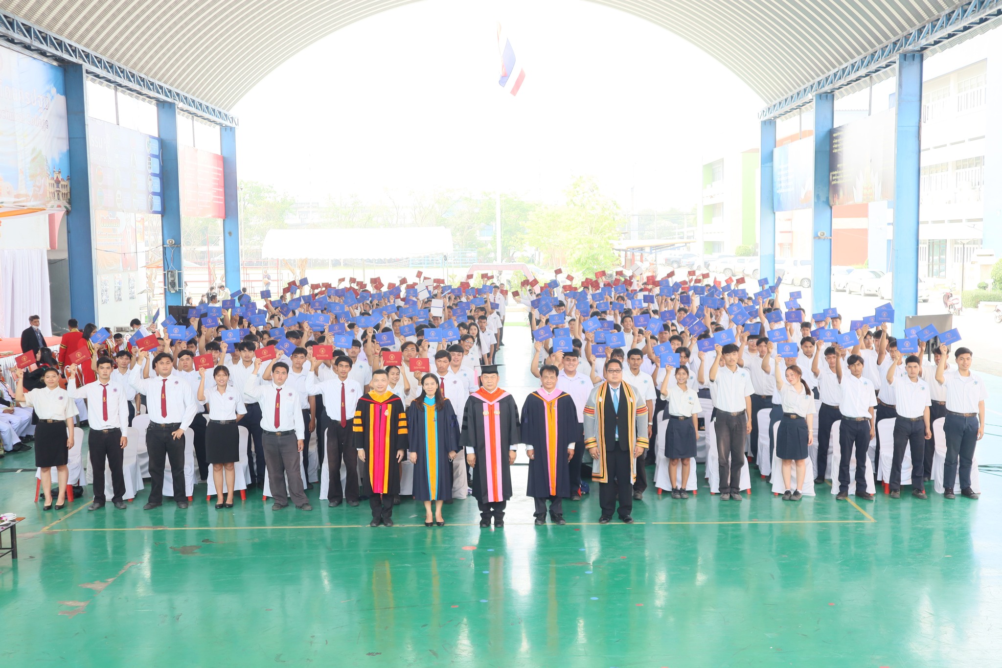 พิธีมอบประกาศนียบัตร