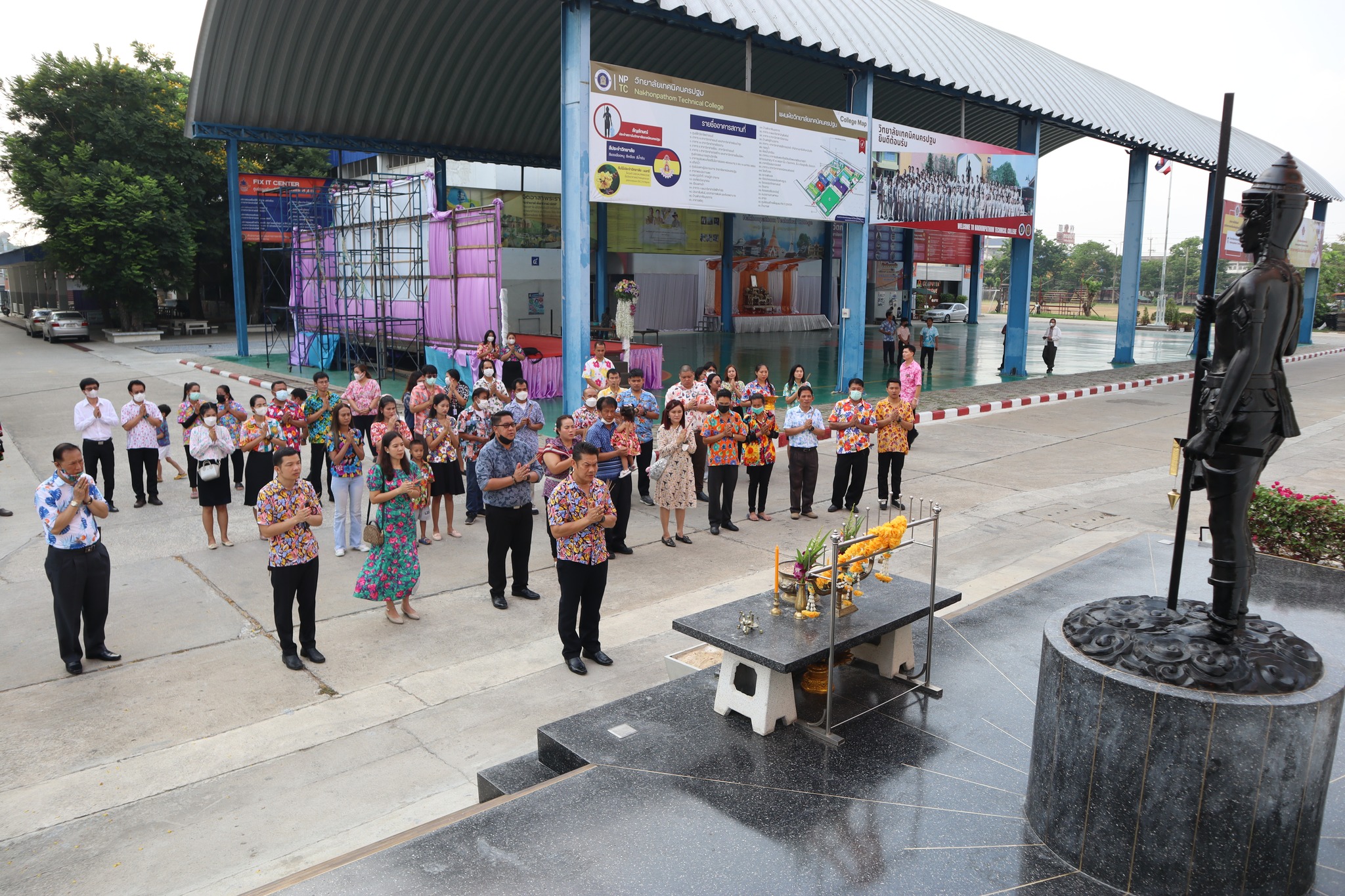 ร่วมไหว้สักการะสิ่งศักดิ์สิทธิ์