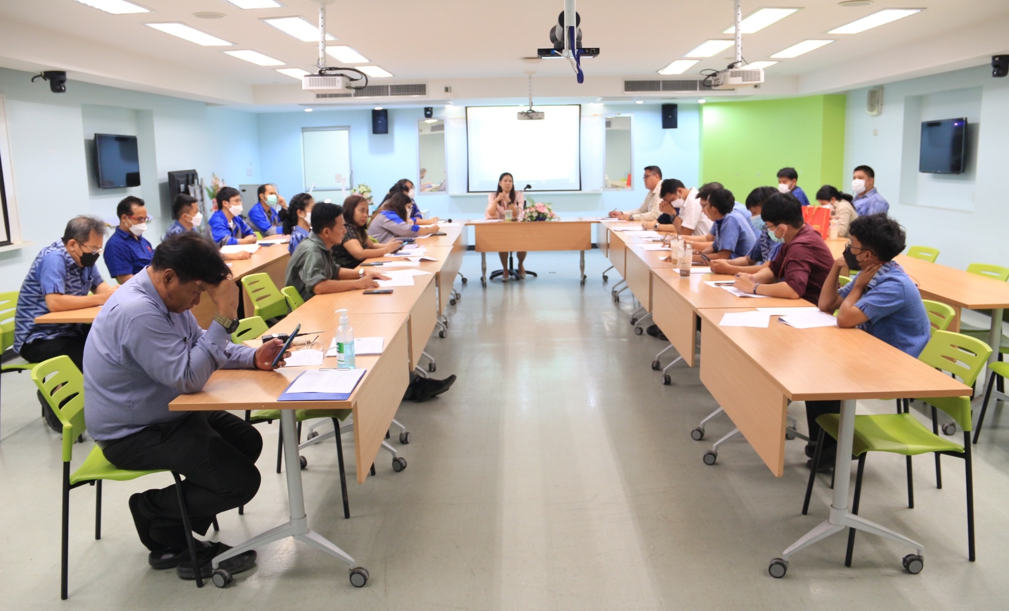 ประชุมการจัดพิธีไหว้ครู