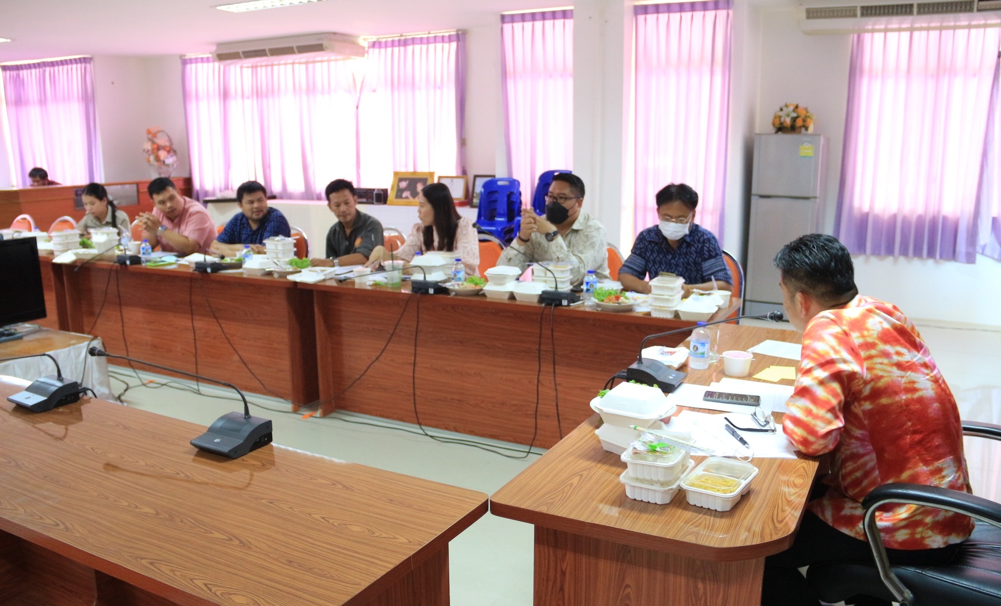 ประชุมการคัดเลือกร้านค้า