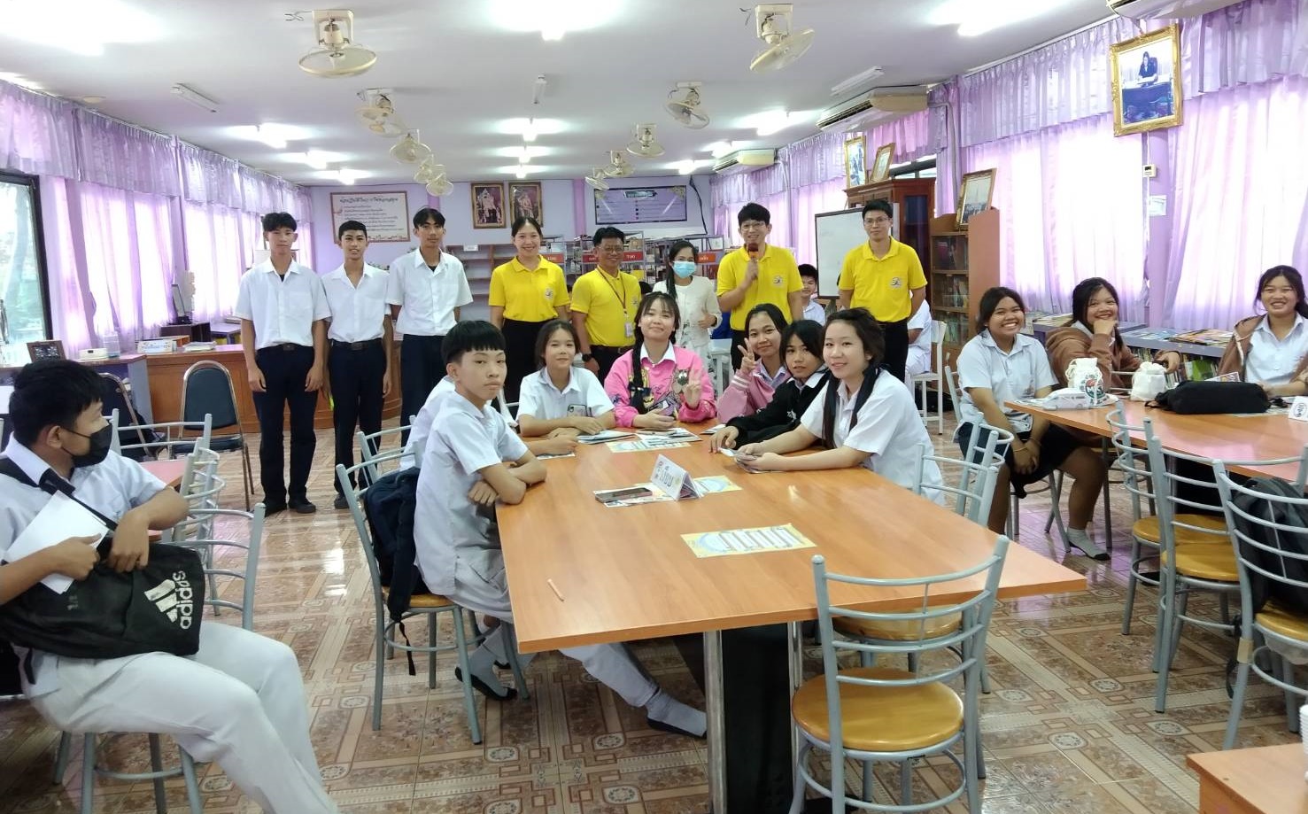 ออกแนะแนวประชาสัมพันธ์
