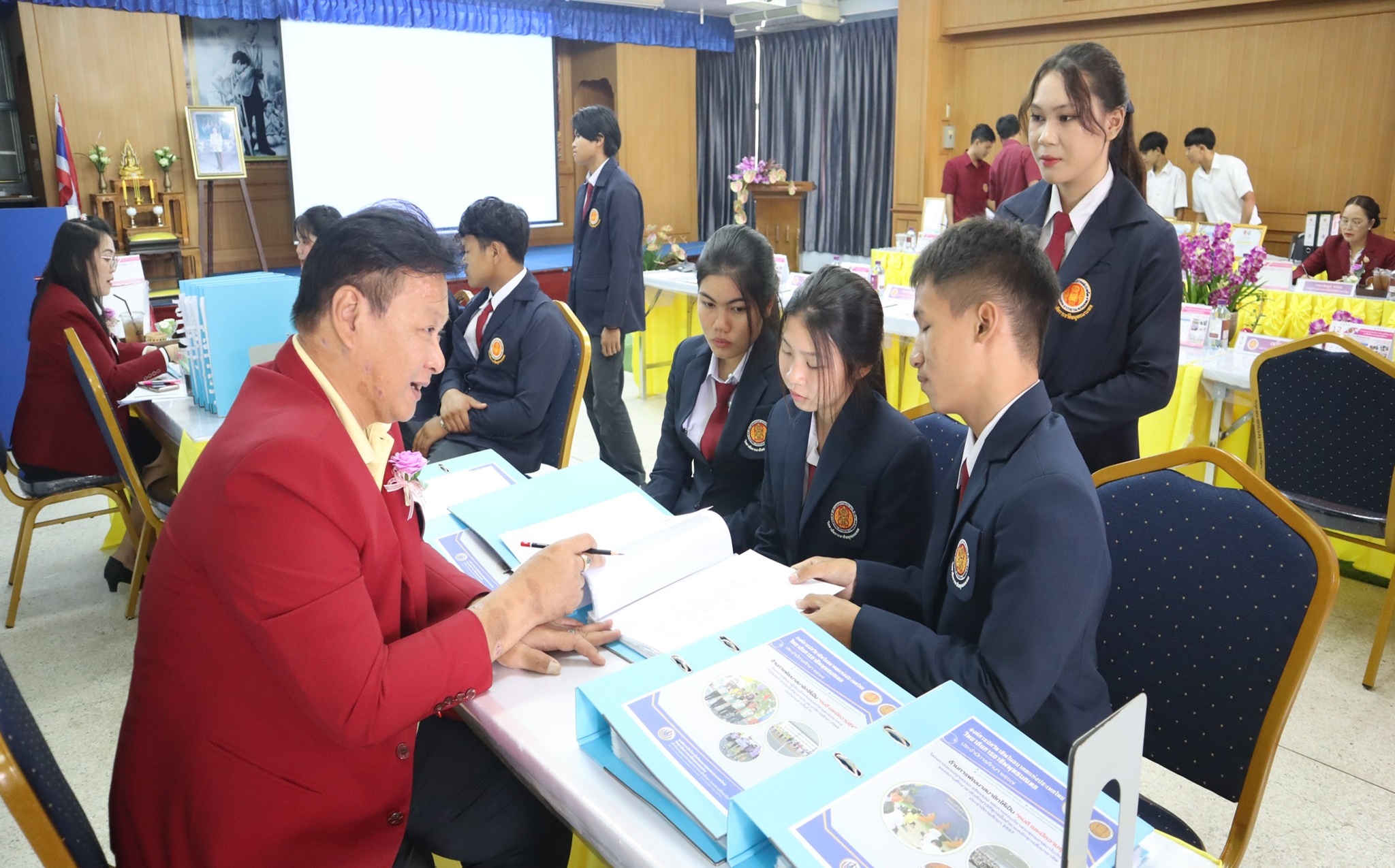 ร่วมเป็นคณะกรรมการ