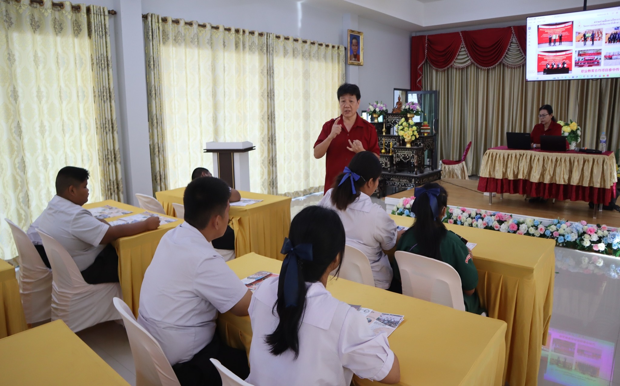 ออกแนะแนวประชาสัมพันธ์