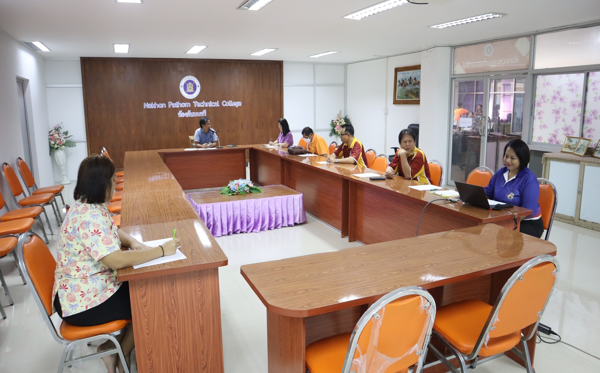 ประชุมเพื่อเตรียมงาน