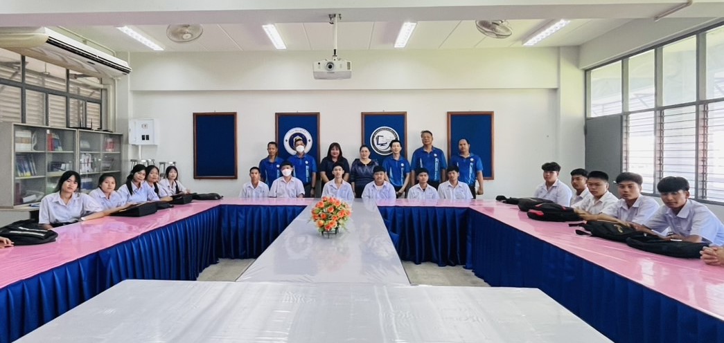 การจัดการเรียนการสอนหลักสูตรเชื่อมโยงการศึกษาขั้นพื้นฐาน กับอาชีวศึกษา ภายใต้รูปแบบหลักสูตรระยะสั้นแกนมัธยม