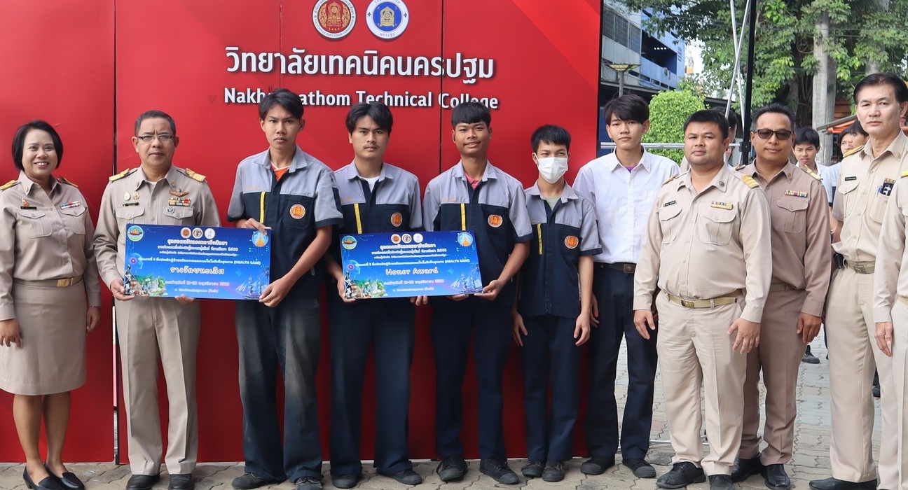 รับรางวัลจากการเข้าร่วมการแข่งขัน สุดยอดผลงานสิ่งประดิษฐ์คนรุ่นใหม่ ระดับอาชีวศึกษาจังหวัดสมุทรสาคร-นครปฐม ประจำปีการศึกษา 2568