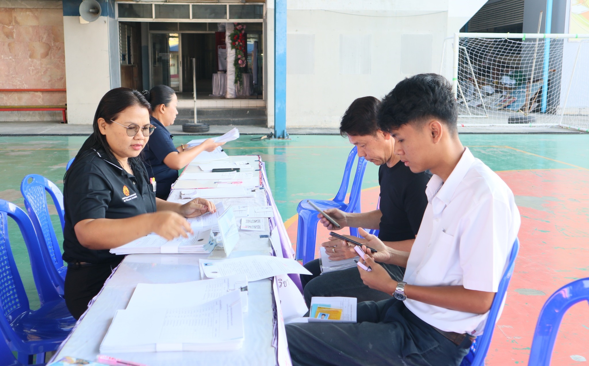 รับการรายงานตัวเข้าศึกษาต่อ