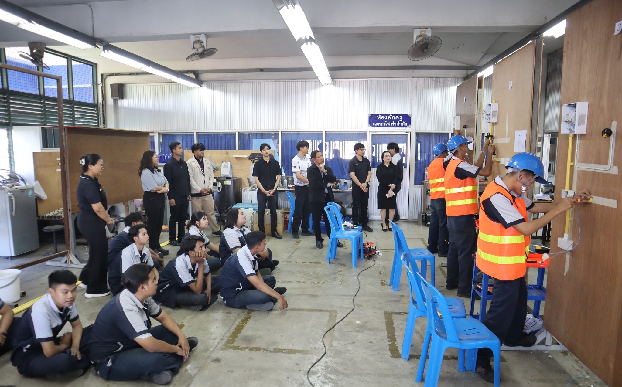 จัดสอบภาคปฏิบัติ