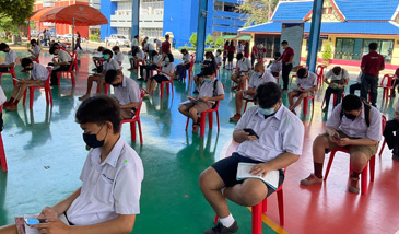 การทดสอบวัดความรู้ และสอบสัมภาษณ์ 