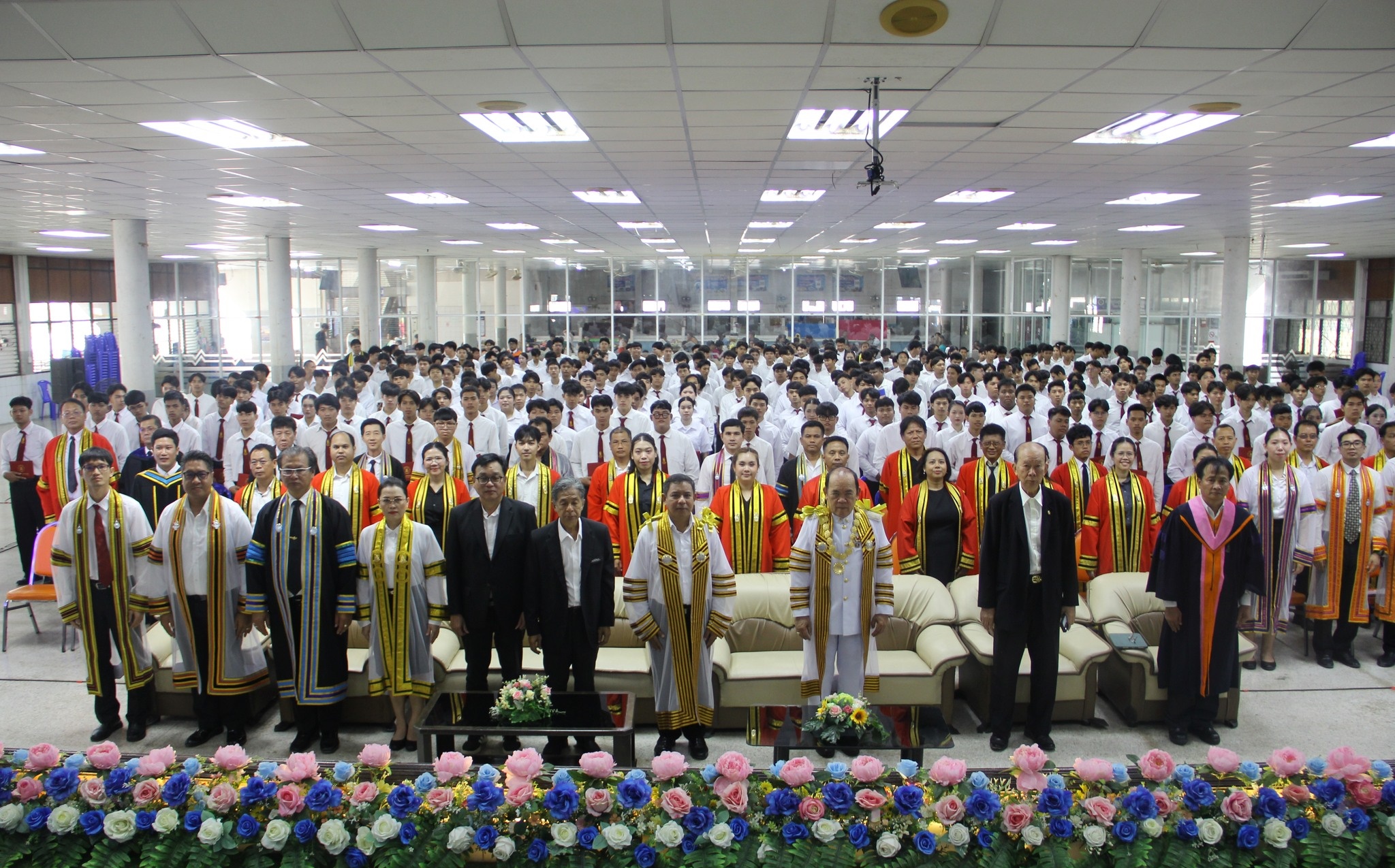 พิธีมอบใบประกาศนียบัตร