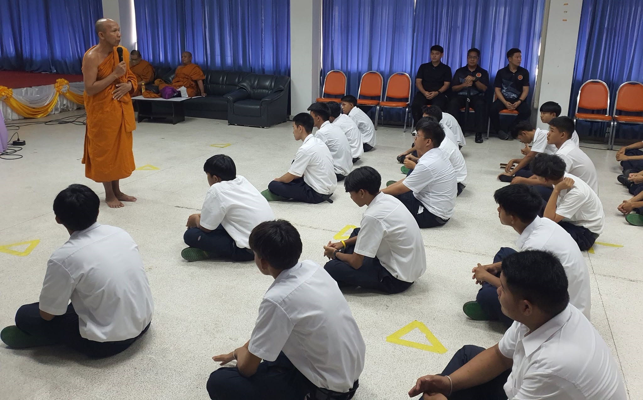 นำนักเรียนเข้าร่วมโครงการ