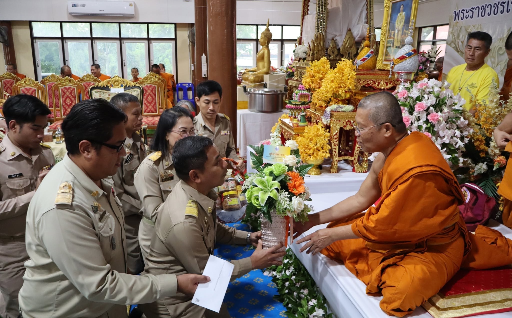 ร่วมพิธีแสดงมุทิตาสักการะ